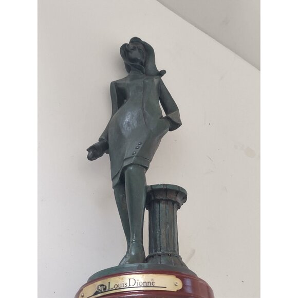 Louis Dionne Hand Made Ceramic Figurine 9 1/4" "Modern Lady in Green" - Picture 16 of 16